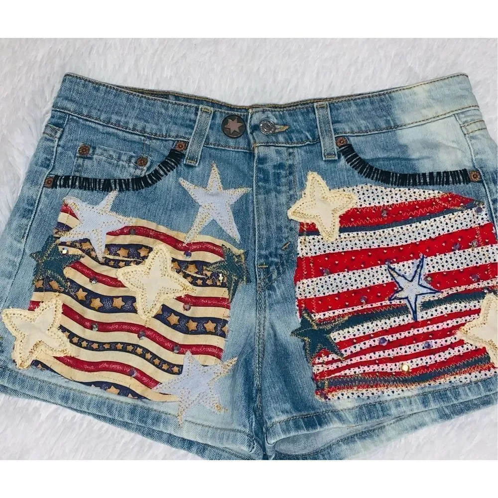 Vintage Y2K Custom‎ Levi’s Patriotic Patchwork Shorts Size 9